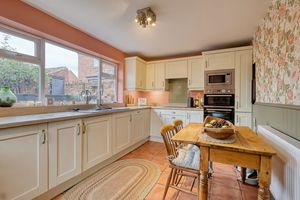 Kitchen/Diner- click for photo gallery